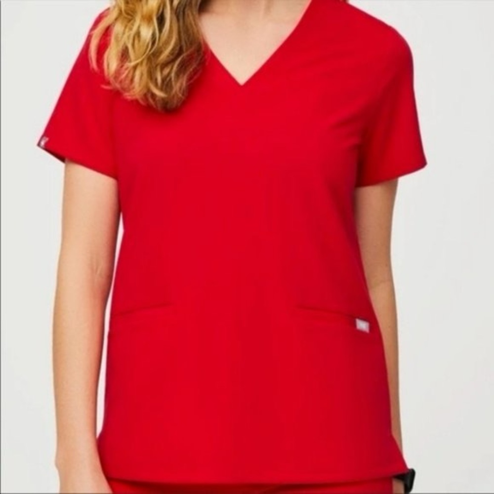 FIGS Casma Three-Pocket Scrub Top in POP RED